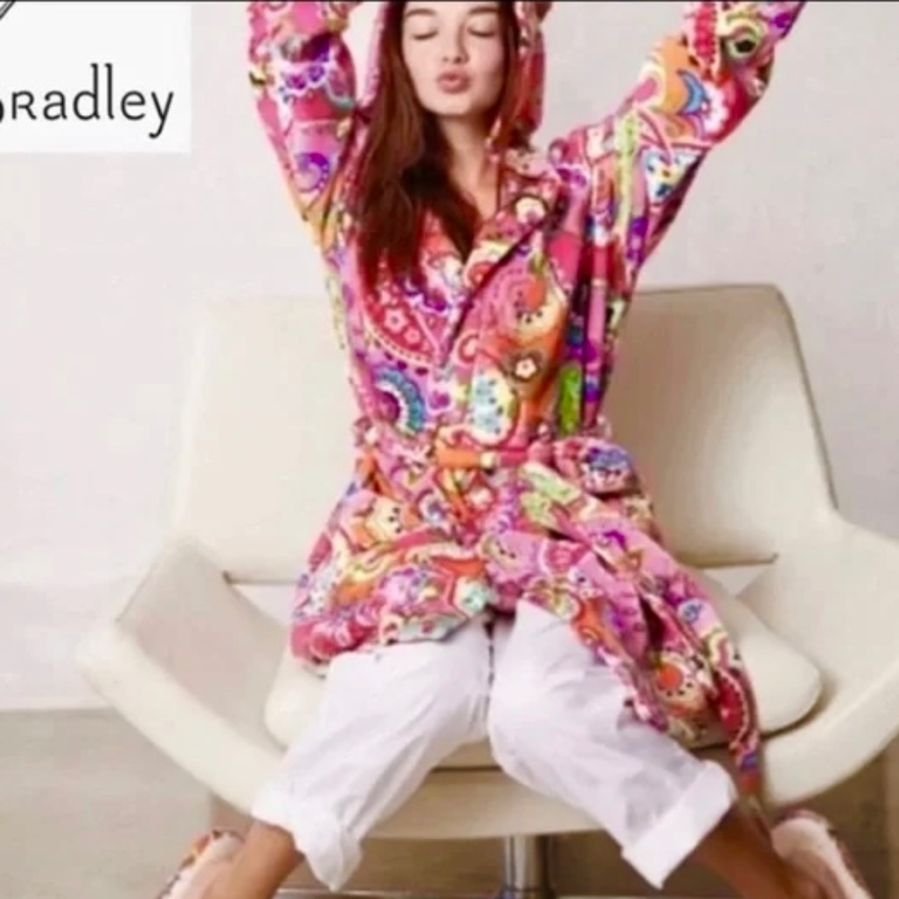 Vera Bradley Pink Paisley Sherpa Fleece Plush Soft Hooded Robe Bathrobe Pockets - Picture 1 of 11